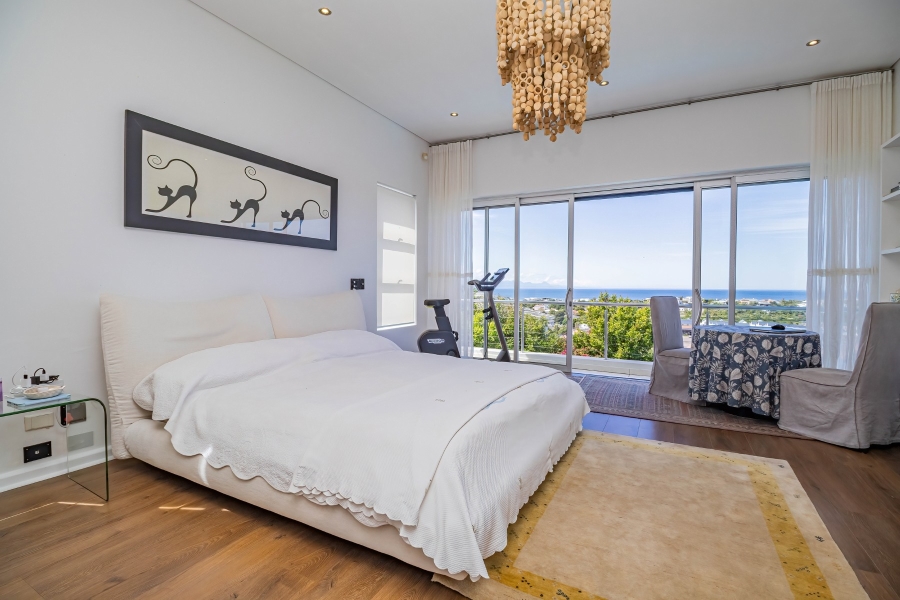 4 Bedroom Property for Sale in Whale Rock Western Cape